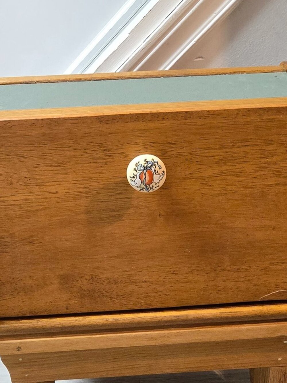 Vintage Wooden Bread Box with "Marmalade Goose" Knob - Pls Read Description